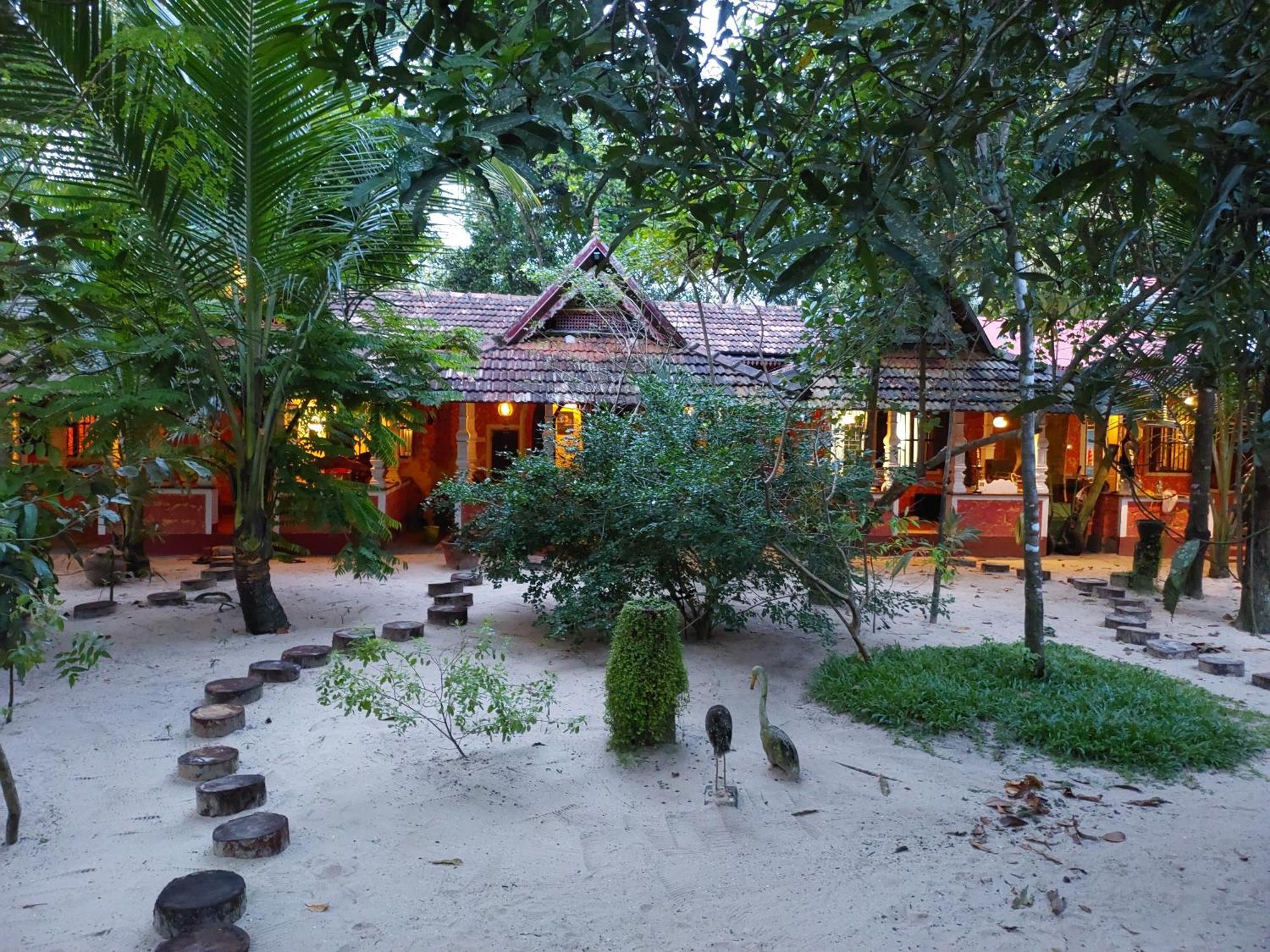 Abba Marari Beach Villas & Homestay Mararikulam Alappuzha Экстерьер фото