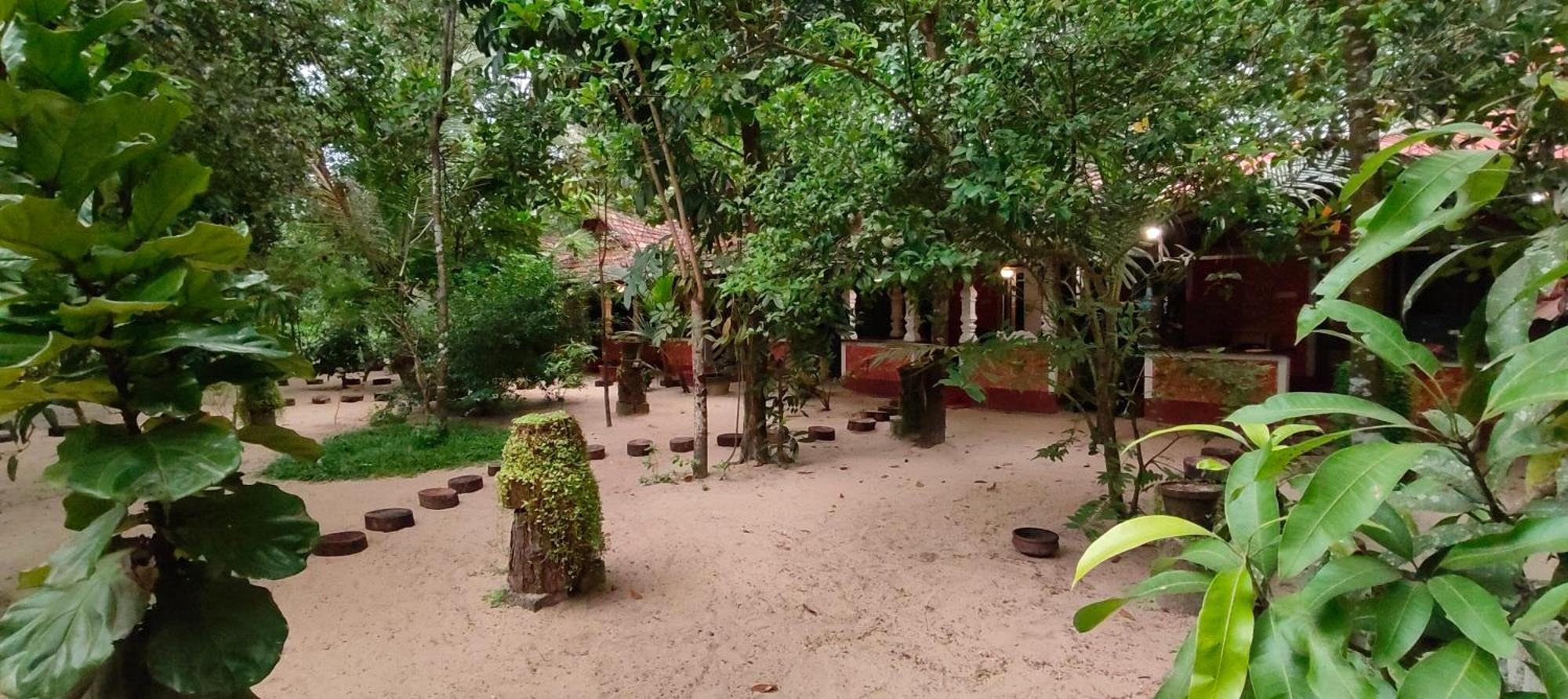 Abba Marari Beach Villas & Homestay Mararikulam Alappuzha Экстерьер фото