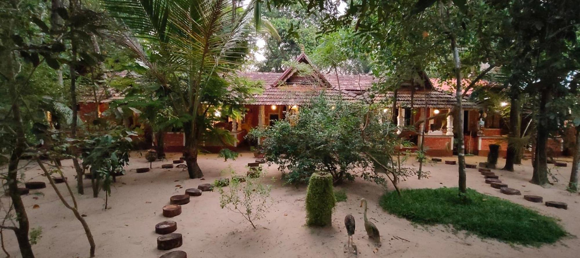 Abba Marari Beach Villas & Homestay Mararikulam Alappuzha Экстерьер фото